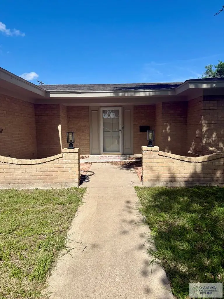 1093 Ash Ln., Raymondville, TX 78580 - #2
