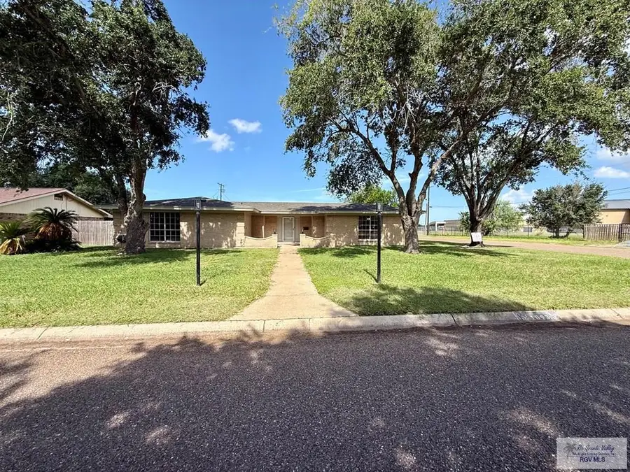 1093 Ash Ln., Raymondville, TX 78580 - #3
