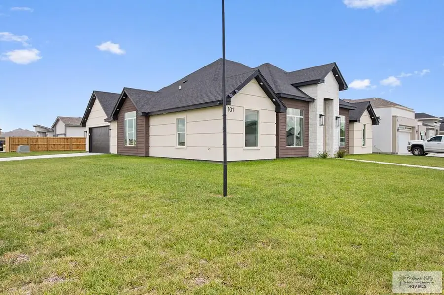 101 Finch Dr, Los Fresnos, TX 78556 - #3