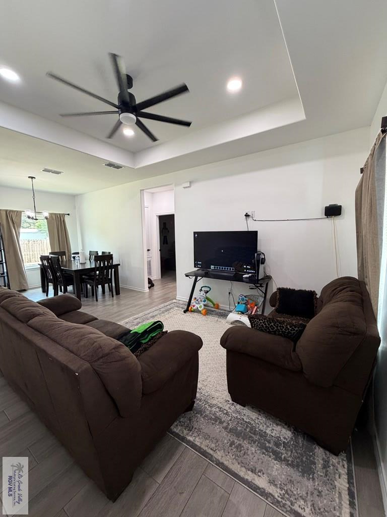 402 N Drift St, La Feria, TX 78559 - #3