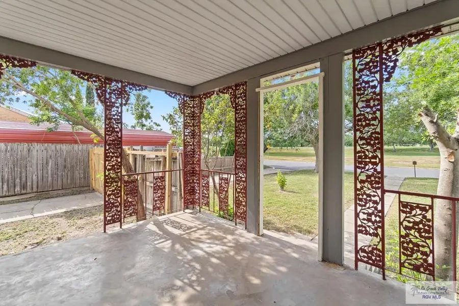 1205 E Pierce St, Harlingen, TX 78550 - #2