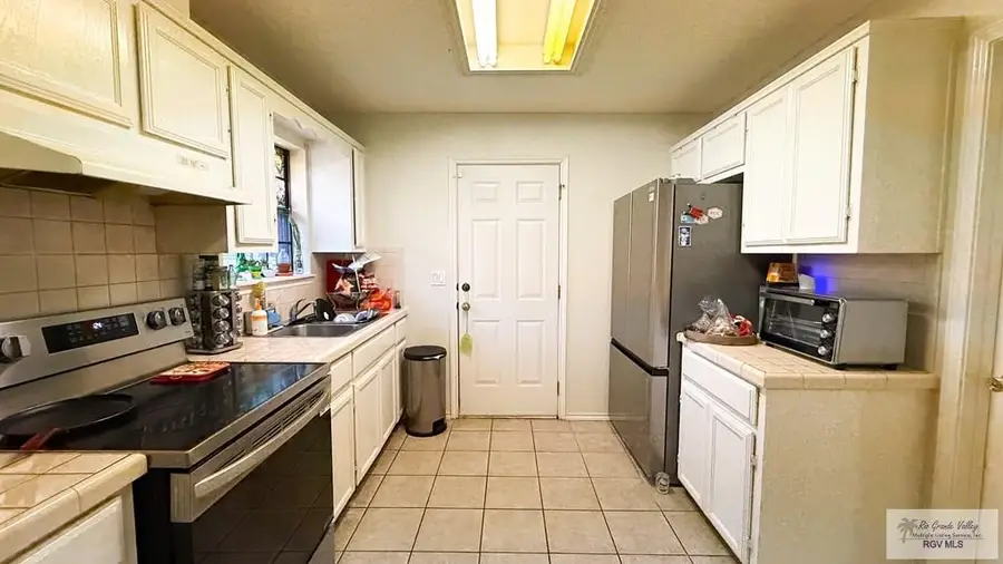 5130 Fonsi Dr., Brownsville, TX 78521 - #3