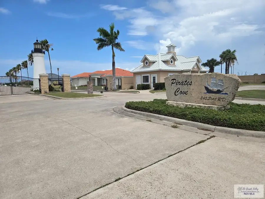 207 Annie Bonnie Dr, Port Isabel, TX 78578 - #2