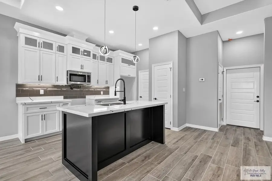 38438 Walker St #14, Brownsville, TX 78521 - #2