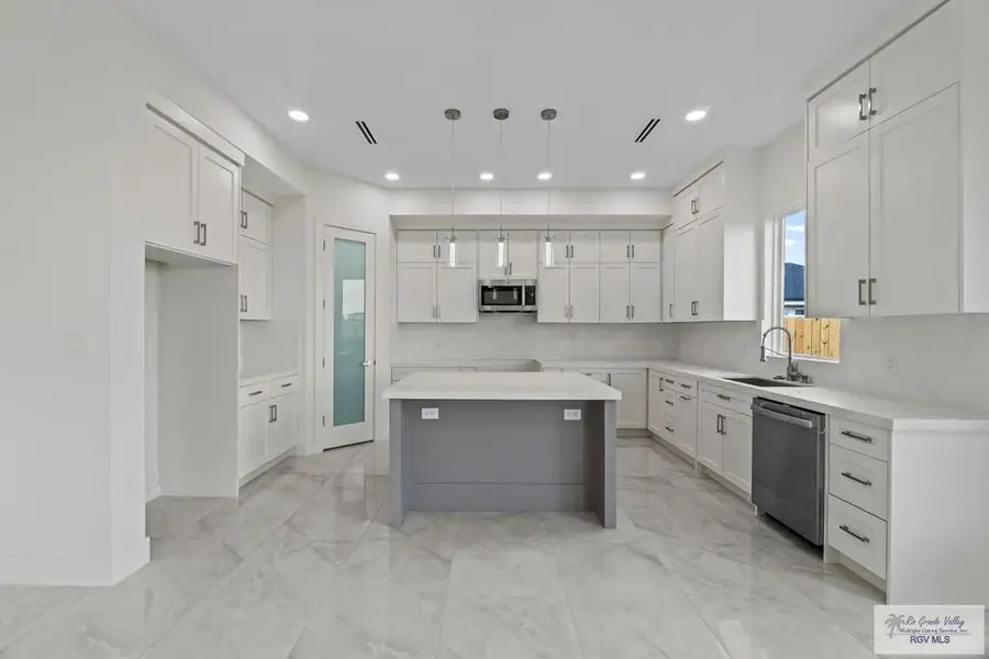 6188 Priscilia St, Brownsville, TX 78526 - #3