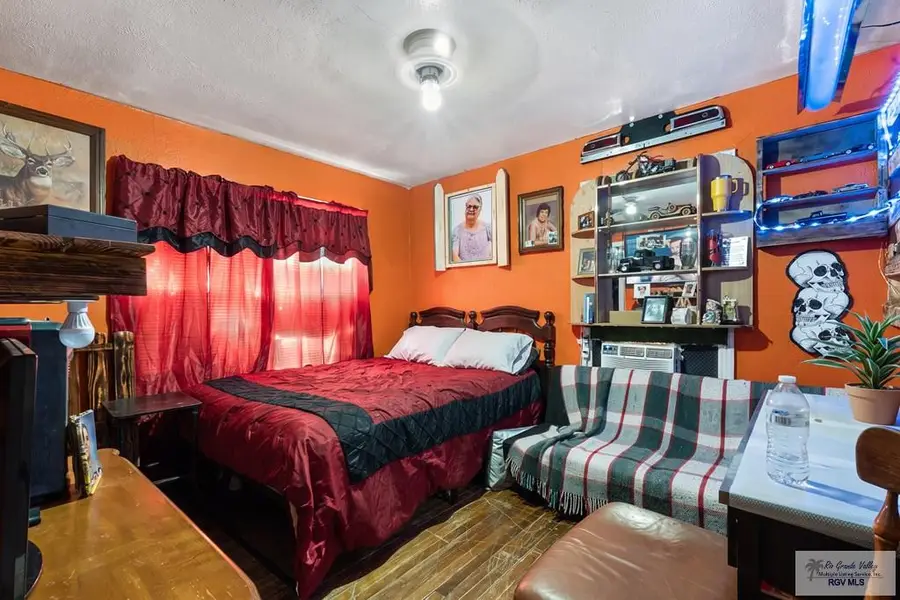 1613 S F St, Harlingen, TX 78550 - #3
