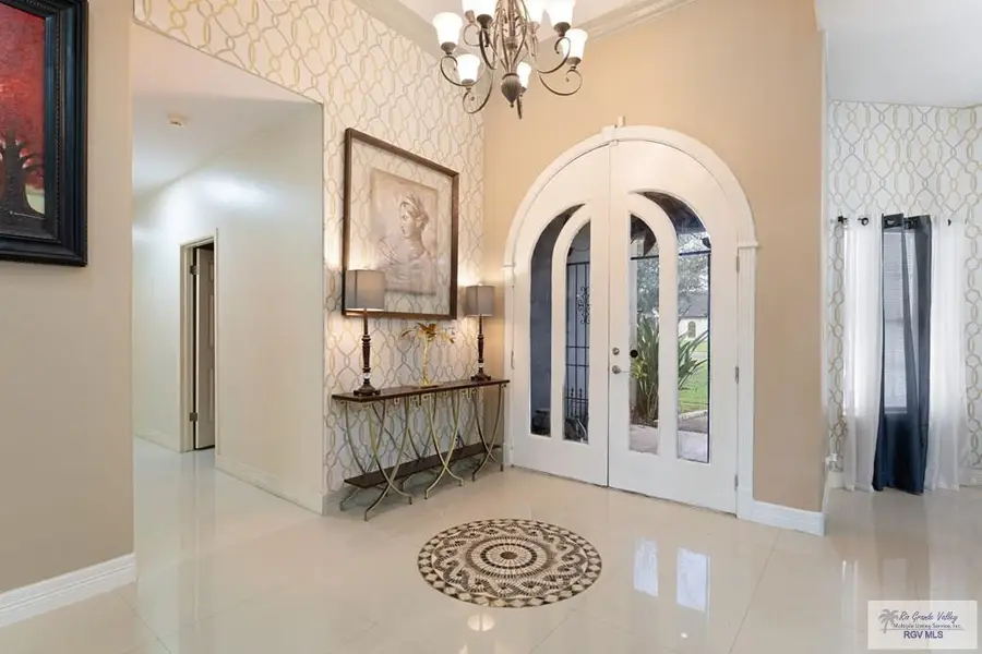 706 Chelsea Dr, Mission, TX 78573 - #2