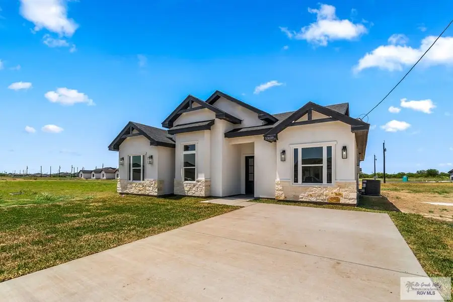 33659 Hugo St, Los Fresnos, TX 78566 - #2