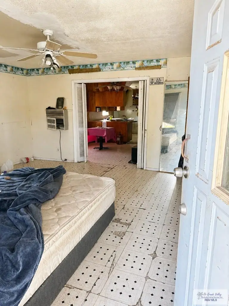 122 W Adams St., Port Isabel, TX 78578 - #2