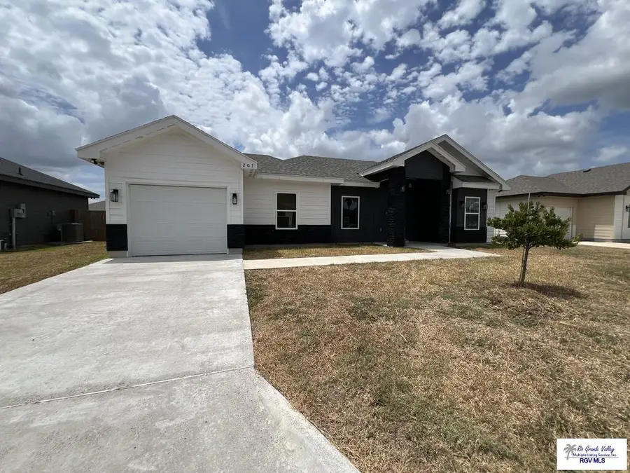 207 N Drift St, La Feria, TX 78559 - #3