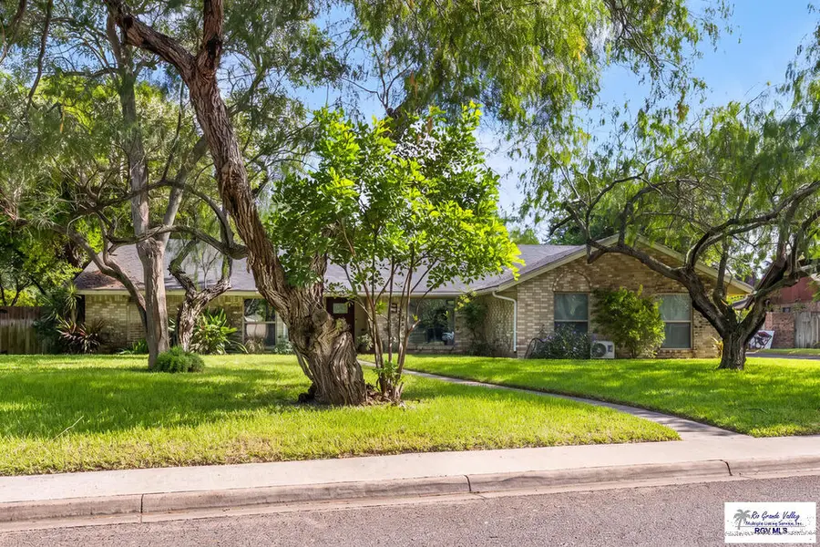 9 Edgewater Pl, Brownsville, TX 78521 - #2