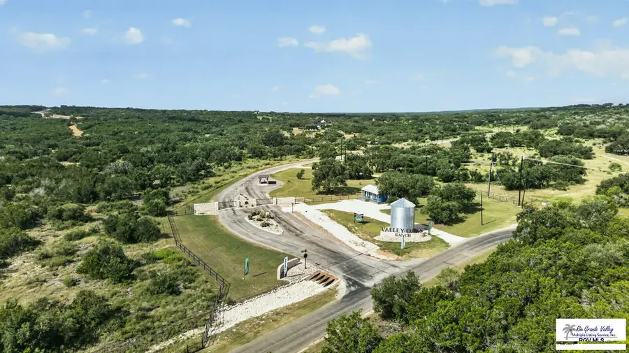 1881 County Road 4522, Hondo, TX 78860 - #2