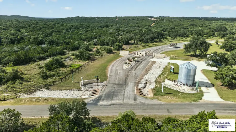 1881 County Road 4522, Hondo, TX 78860 - #3
