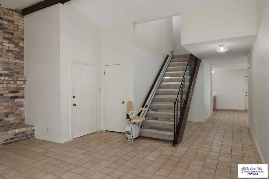 2910 Clifford Dr., Harlingen, TX 78550 - #3