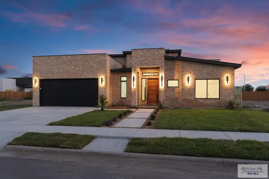 6110 West Palm St, Brownsville, TX 78526 - #3