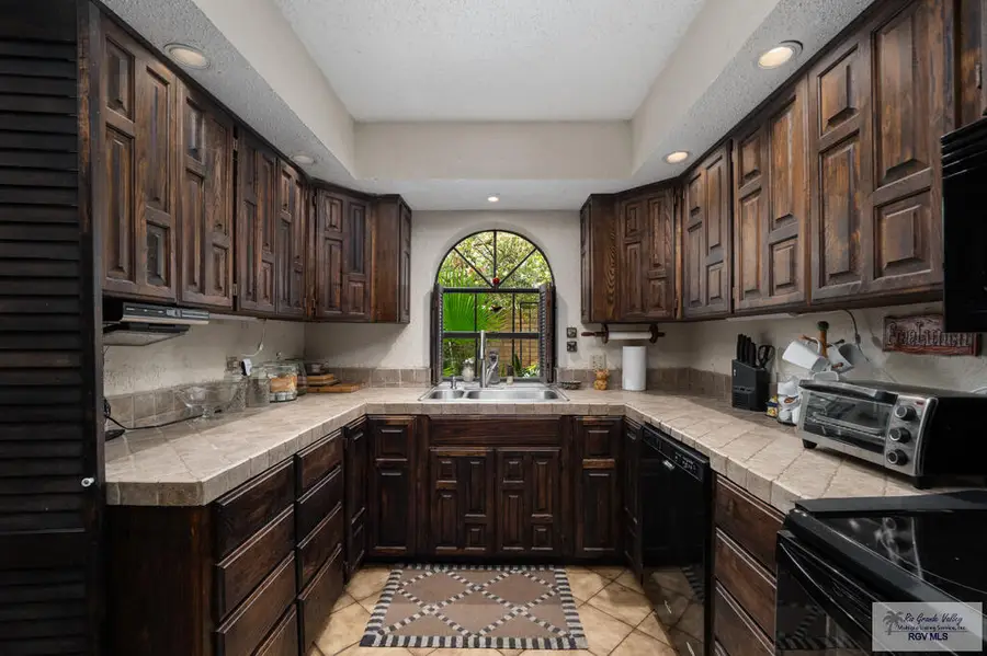 507 De Leon Ave., Rancho Viejo, TX 78575 - #3