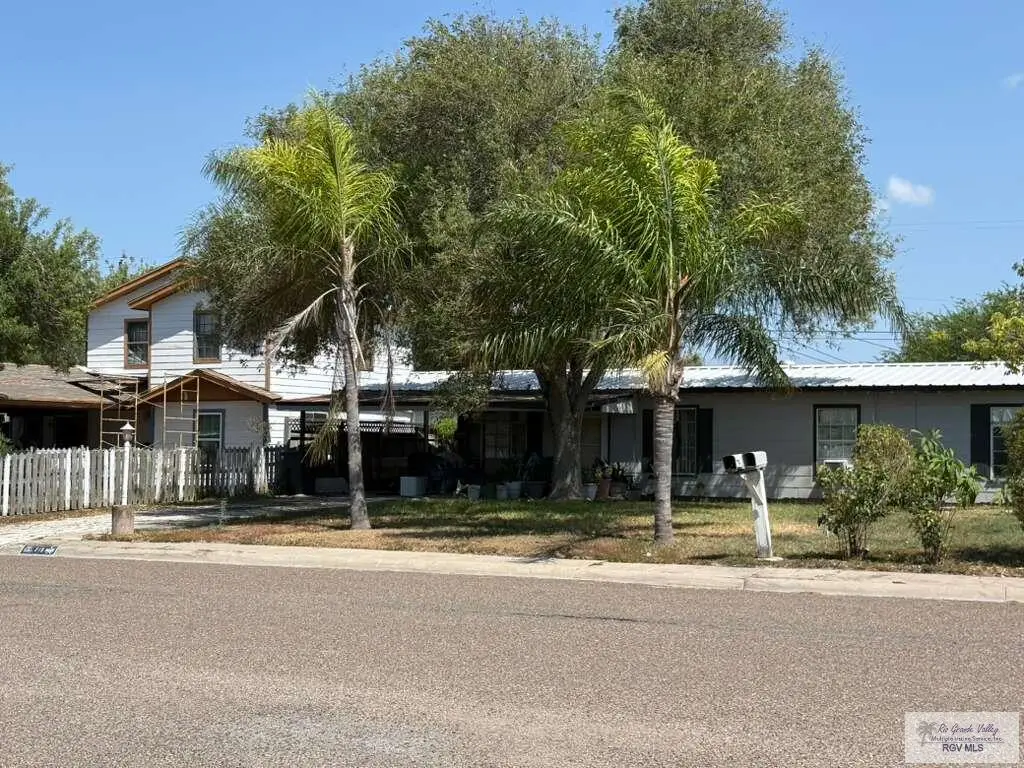 213-215 Mcgregor Ave., Harlingen, TX 78550 - #1