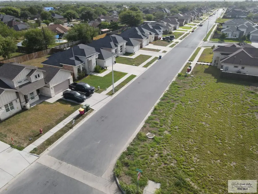 00 N Queen Palm #1, Brownsville, TX 78526 - #2