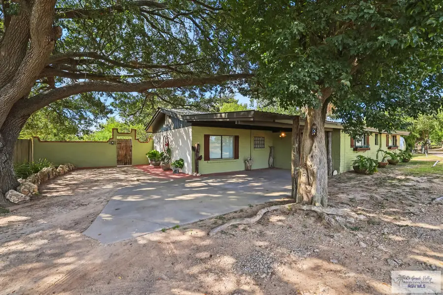 6 Aguila Dr., Los Fresnos, TX 78566 - #2