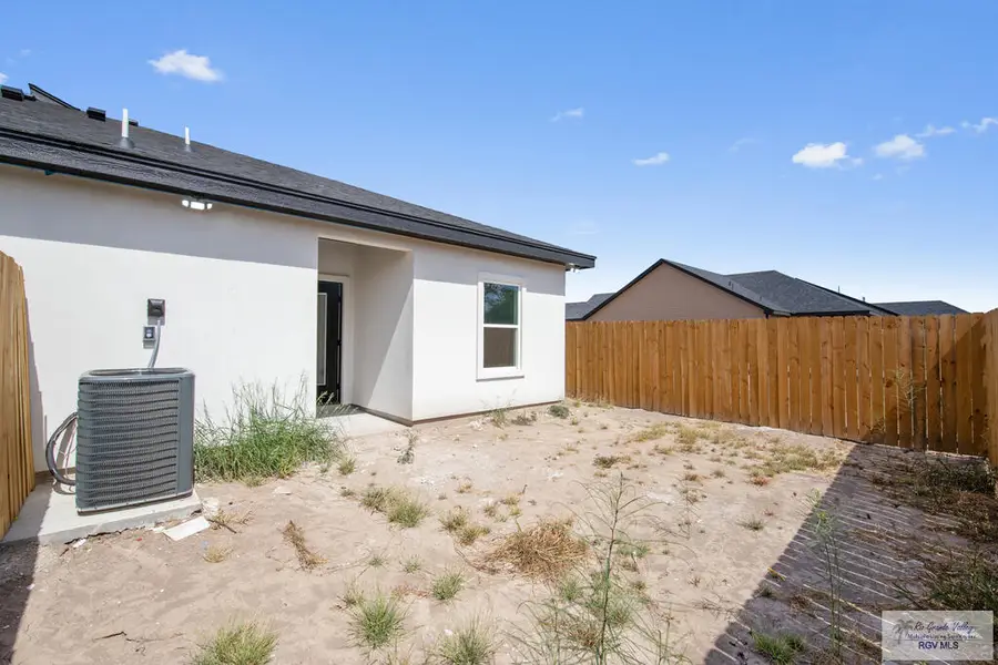 1016 Oro Blanco Ave #4, Brownsville, TX 78521 - #3