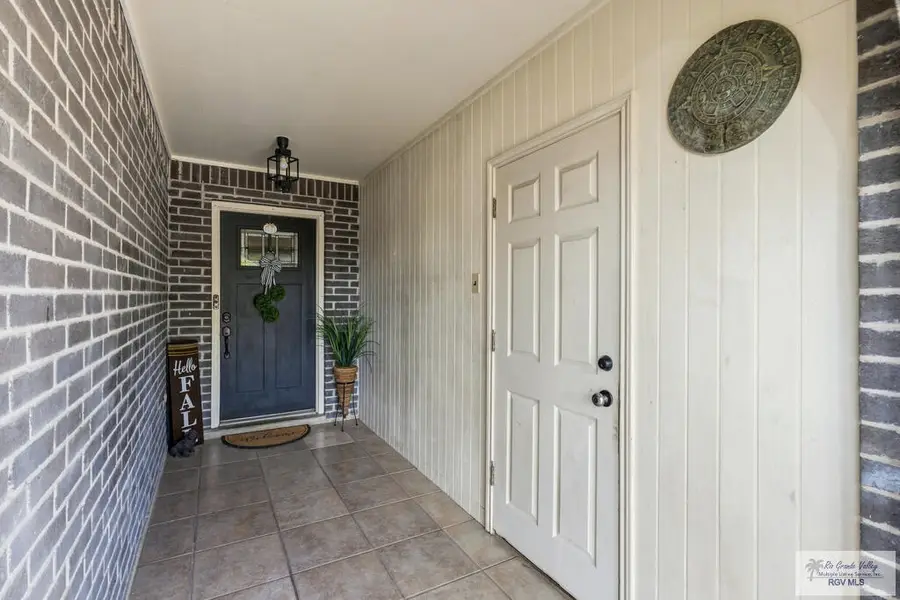 309 E 10th St., Los Fresnos, TX 78566 - #2