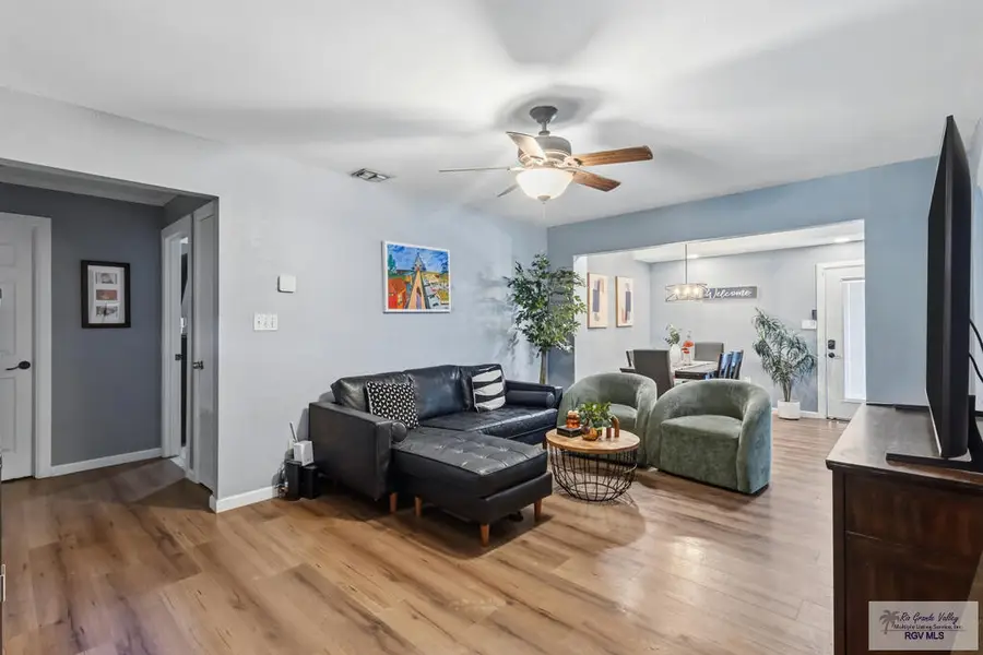 309 E 10th St., Los Fresnos, TX 78566 - #3