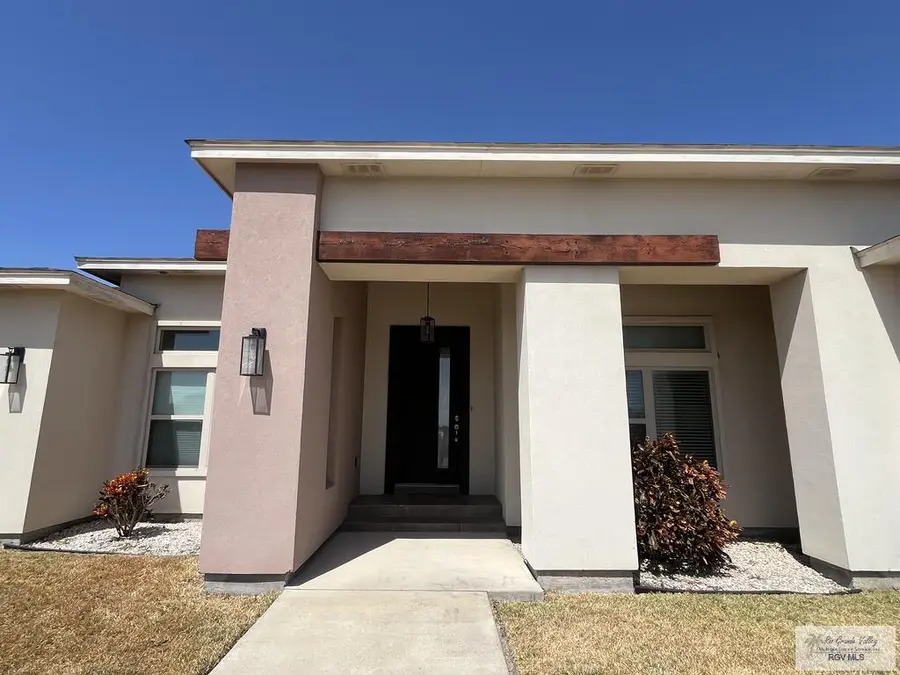 152 Canteros Dr., Rancho Viejo, TX 78575 - #2