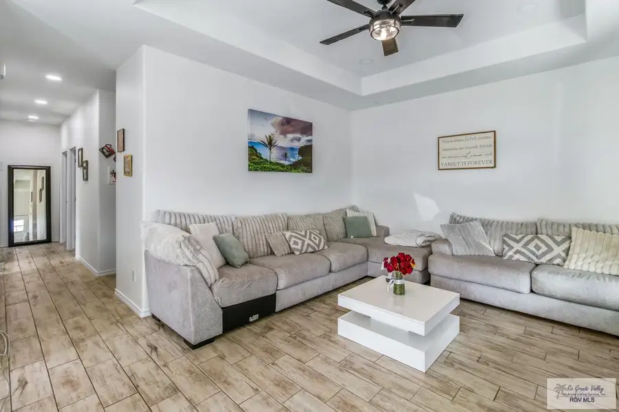 522 W Davis St, Harlingen, TX 78550 - #2
