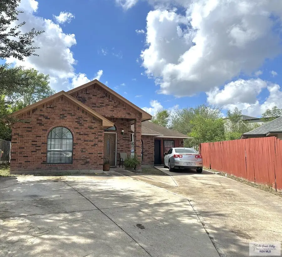 4554 Agua Dulce Dr., Brownsville, TX 78521 - #2