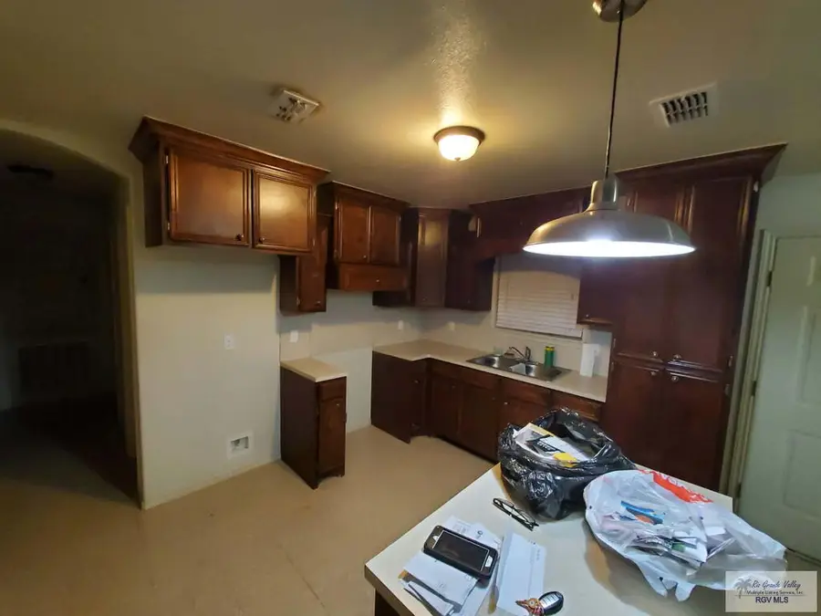 32621 Cactus Rd., Los Fresnos, TX 78566 - #2