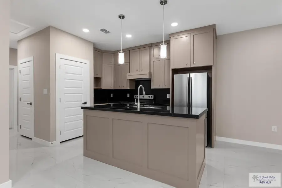 562 N Avenida Del Sol, Brownsville, TX 78526 - #3