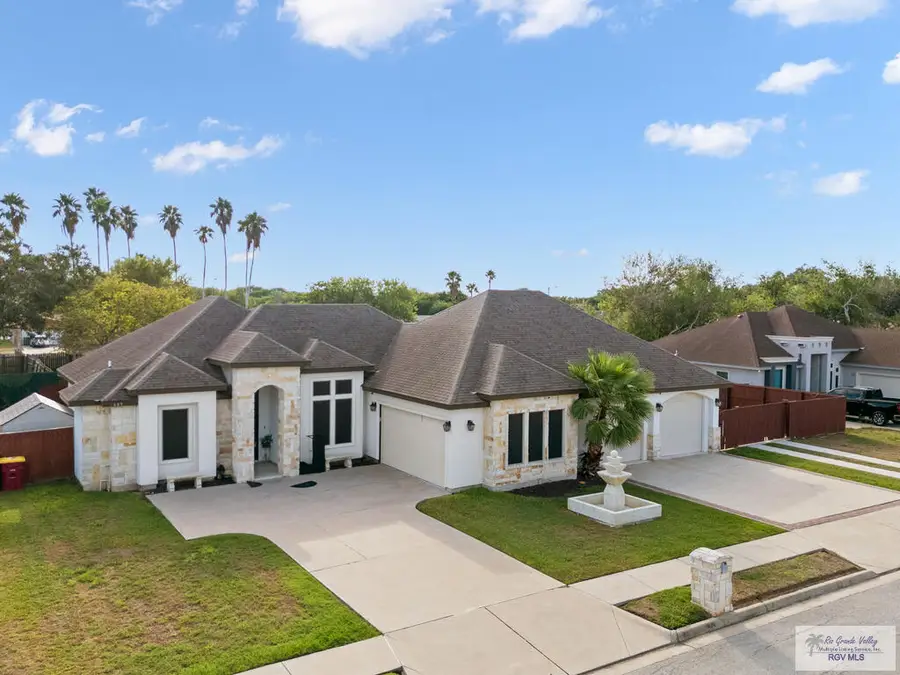 609 Winnipeg Ave., Brownsville, TX 78526 - #3