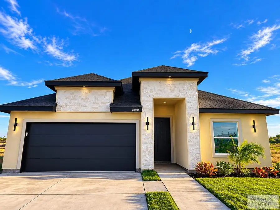 38504 Walker St, Brownsville, TX 78521 - #2