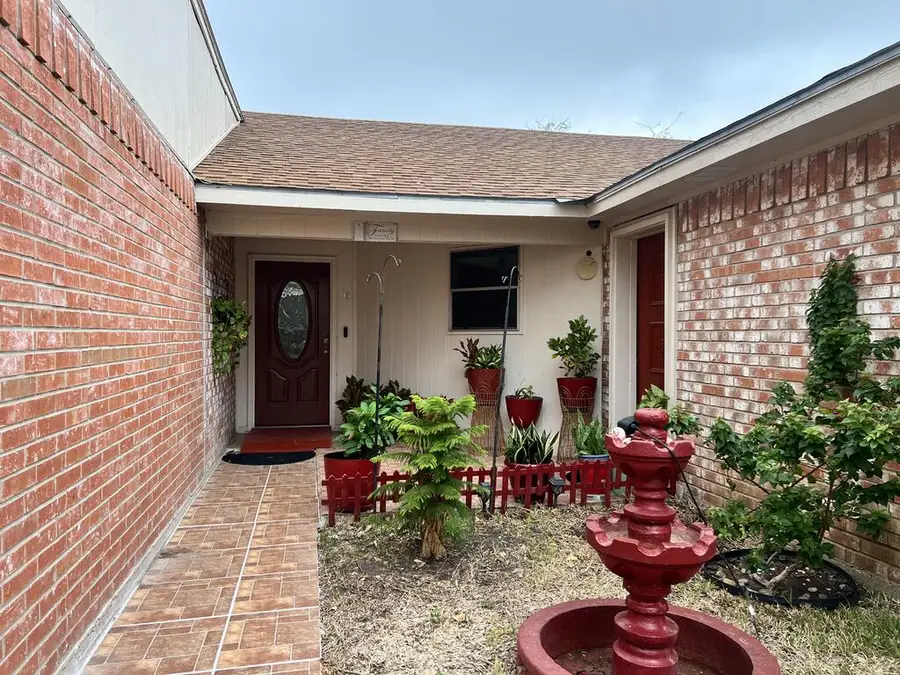 35 Varela Ct., Brownsville, TX 78526 - #2