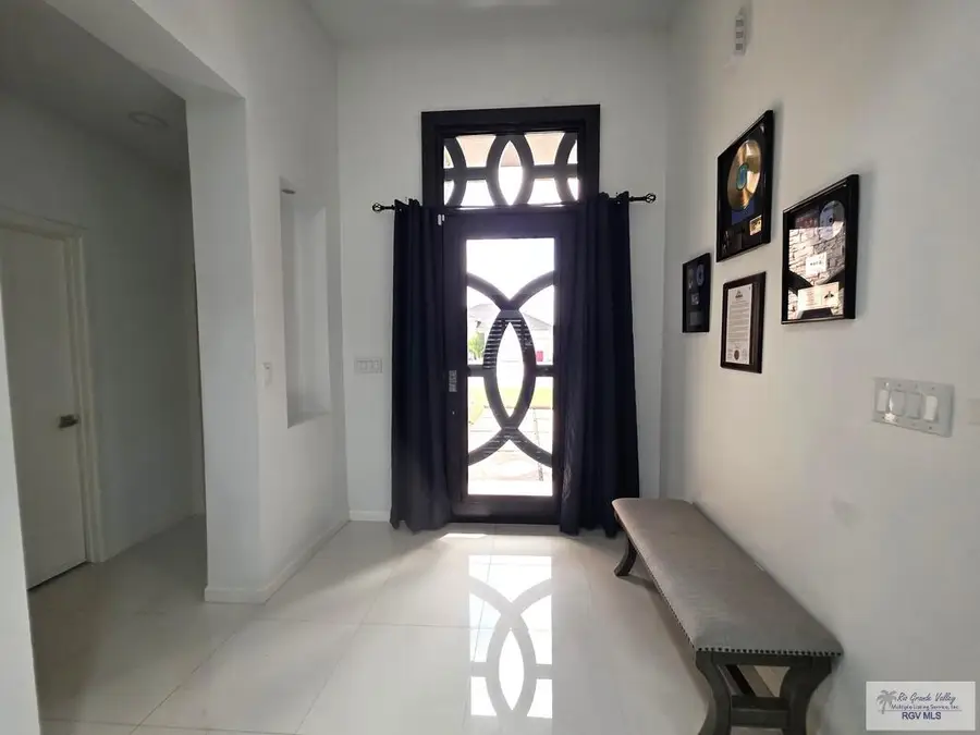 1821 Joaquin St, Brownsville, TX 78575 - #2