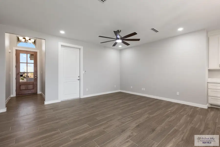 2401 Brown Pelican Ln, Harlingen, TX 78552 - #2