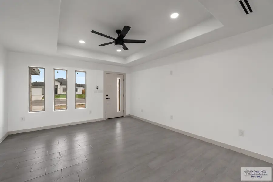 18075 Spruce St, Combes, TX 78536 - #3