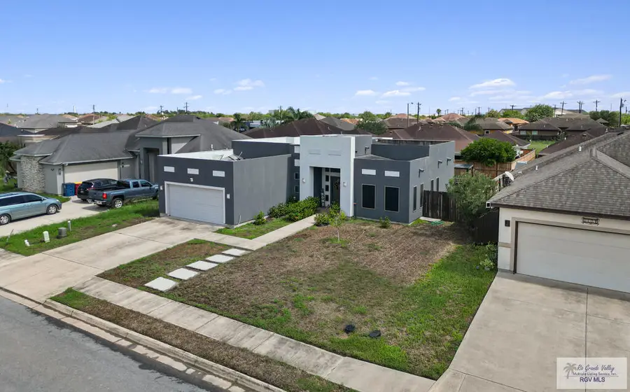 6628 Woodlands Ave., Brownsville, TX 78526 - #3
