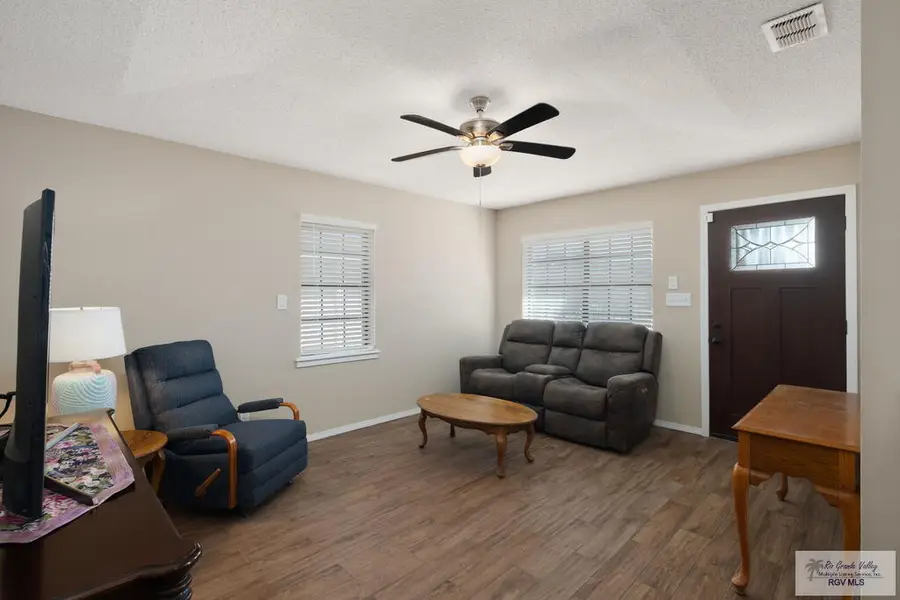 1932 W Iowa, Harlingen, TX 78550 - #2