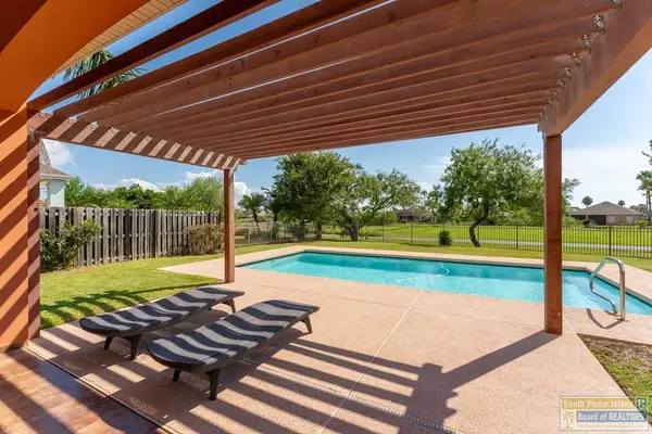 89 Bethpage Dr., Laguna Vista, TX 78578