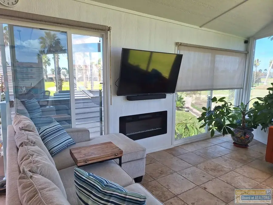 560 Sand Dollar Dr, Port Isabel, TX 78578 - Image #2