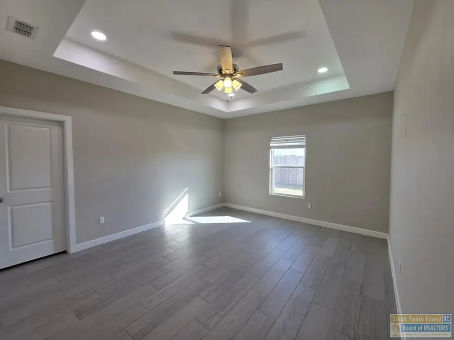 413 Valle Alto Dr., Los Fresnos, TX 78566 - #3