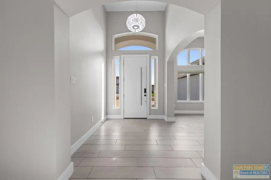 60 Whooping Crane Dr., Laguna Vista, TX 78578 - #2