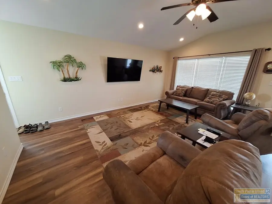 576 Sand Dollar Dr, Port Isabel, TX 78578 - #3