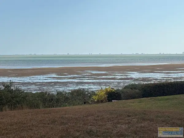 155 Oleander Dr., Laguna Vista, TX 78578