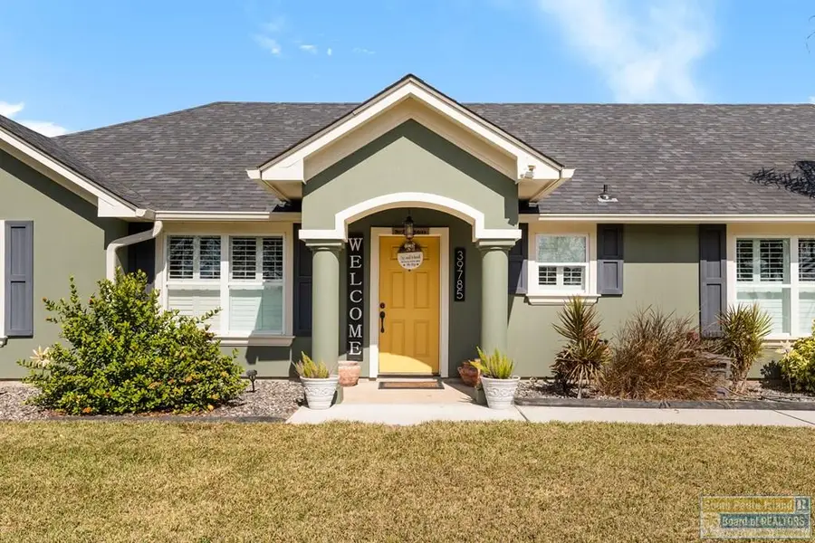 39785 Palm Dr, Bayview, TX 78566 - #2