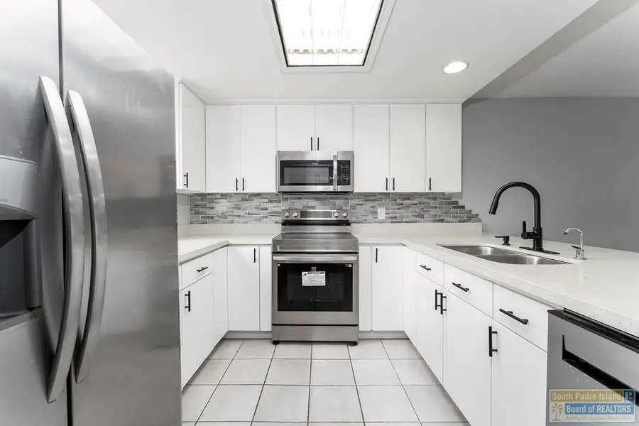 905 North Shore, Port Isabel, TX 78578 - #3