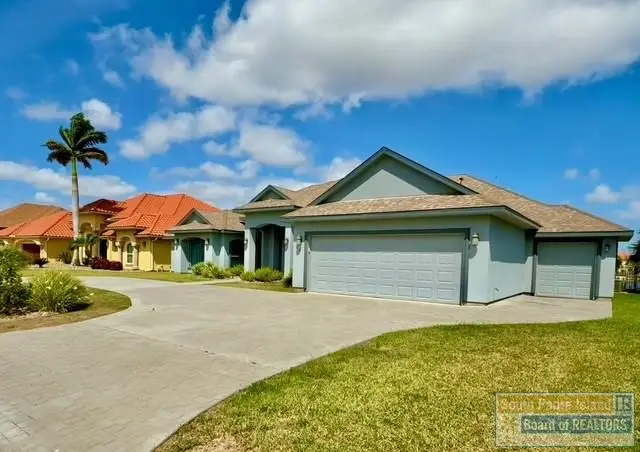 6 Country Club Dr., Laguna Vista, TX 78578 - #2