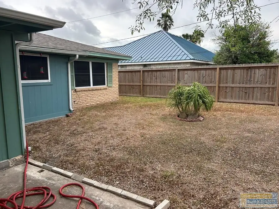 601 Mesquite Dr., Laguna Vista, TX 78578 - #2