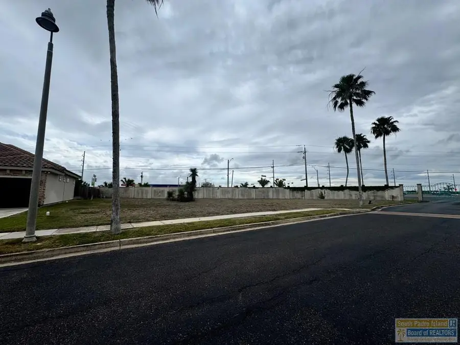 102 Oleander Dr., Laguna Vista, TX 78578 - #2